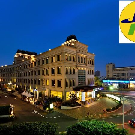 Shinkansen Grand Hotel Тайджун Екстериор снимка