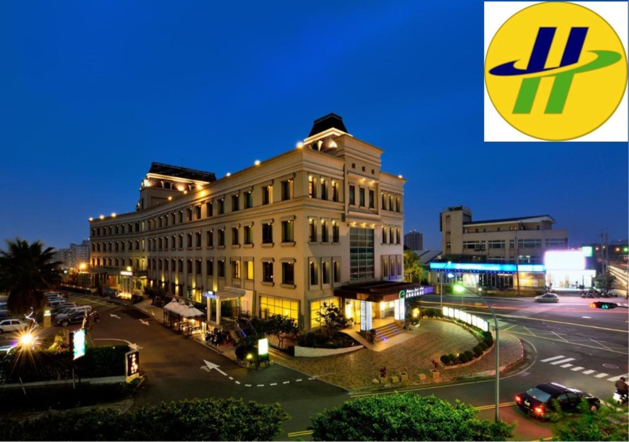 Shinkansen Grand Hotel Тайджун Екстериор снимка