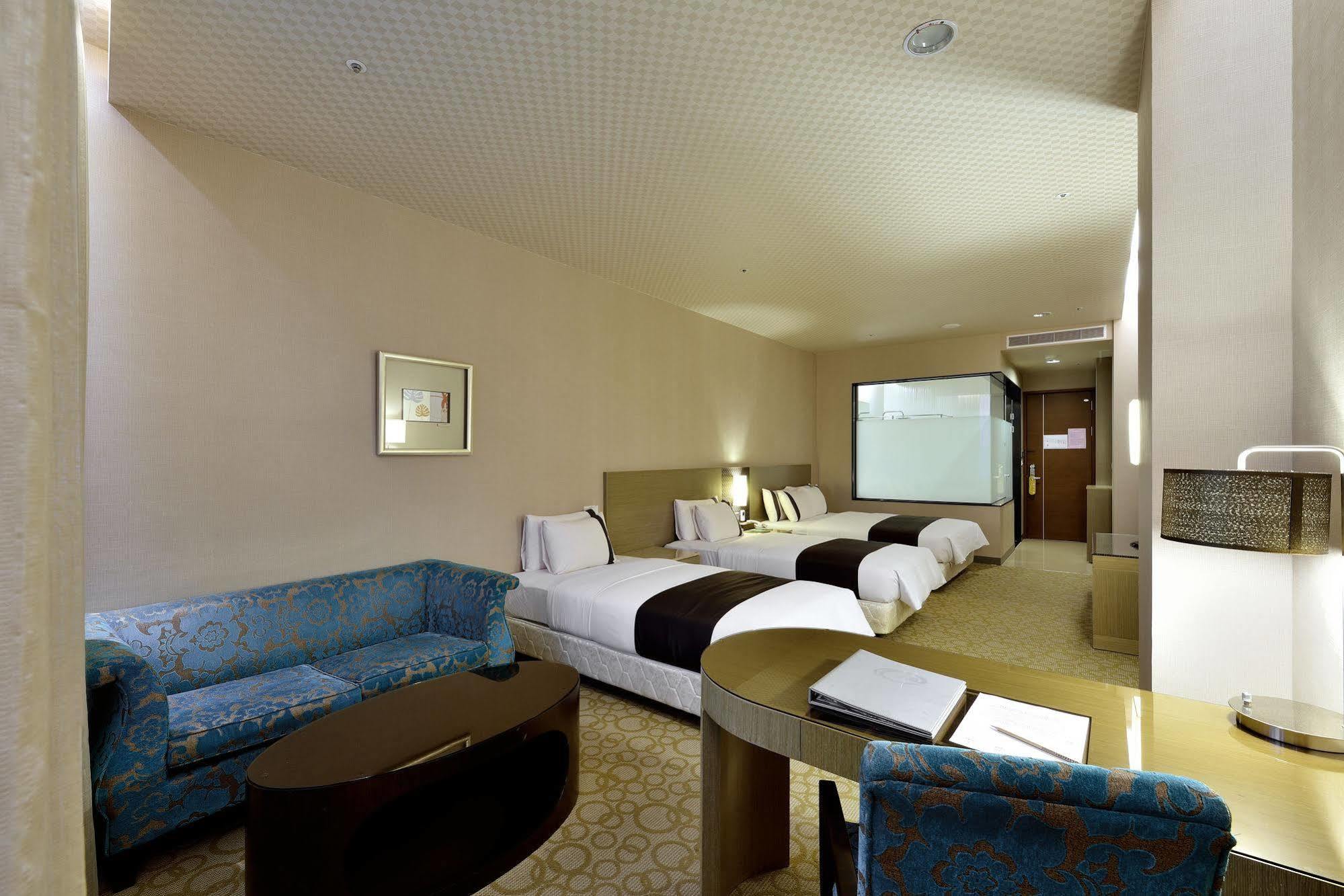 Shinkansen Grand Hotel Тайджун Екстериор снимка