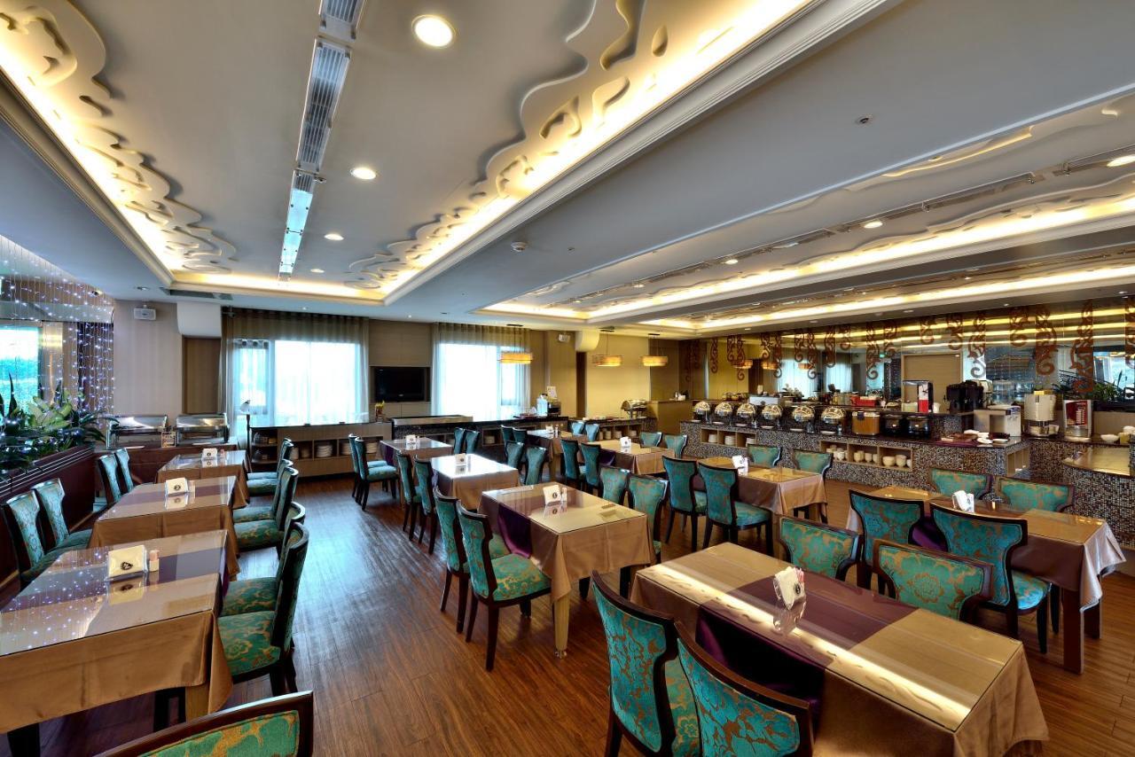 Shinkansen Grand Hotel Тайджун Екстериор снимка