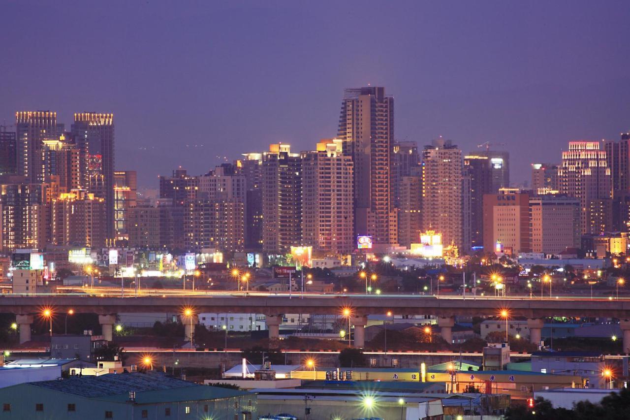 Shinkansen Grand Hotel Тайджун Екстериор снимка